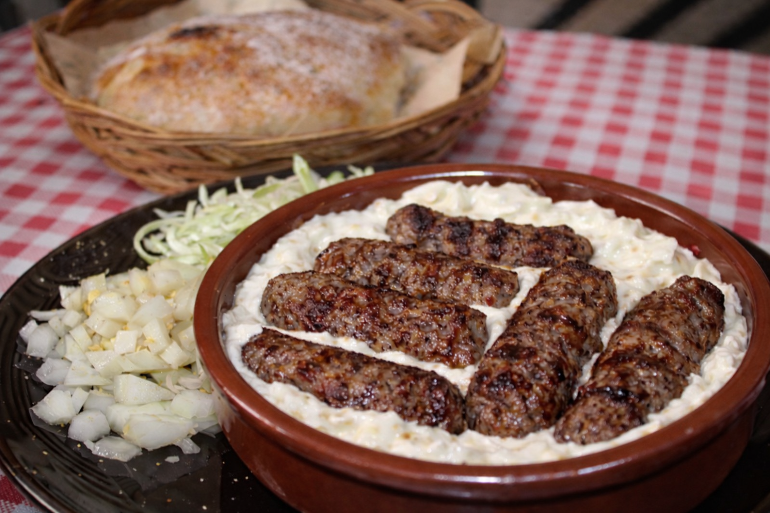 27. Cevapcici na Kajmak
