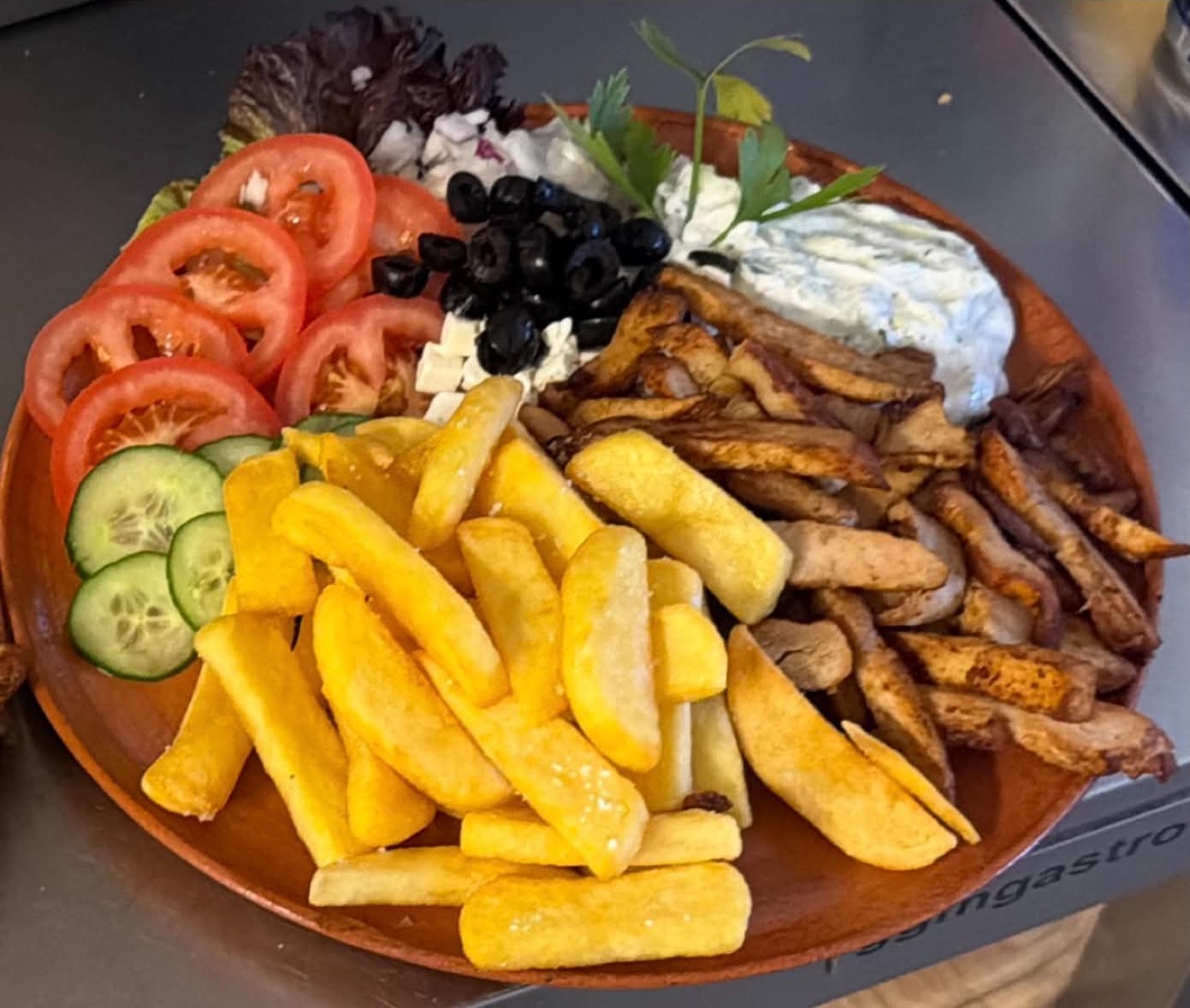Gyros plate